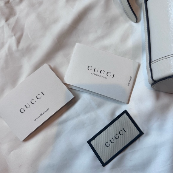 Bucket / drawstring bag with horsebit hardware (classic Gucci detail) - Picture 6 of 6